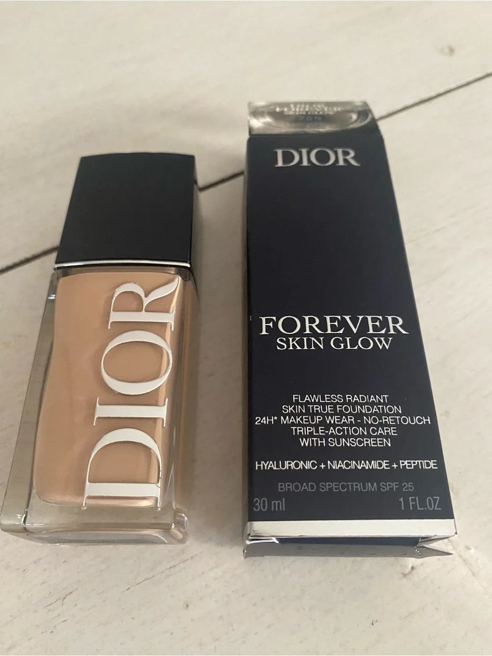 Dior Forever Skin Glow Foundation in 2.5 N